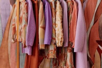 Wardrobe Whisperer – Expert tips for curating a personal, timeless wardrobe.